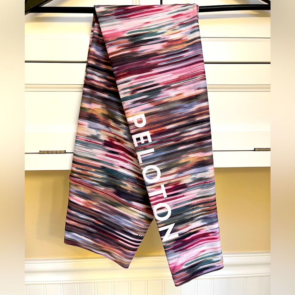 Peloton Wear It To Heart multi colored leggings size S